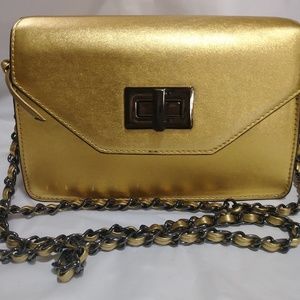 Crossbody with Chain Link Strap